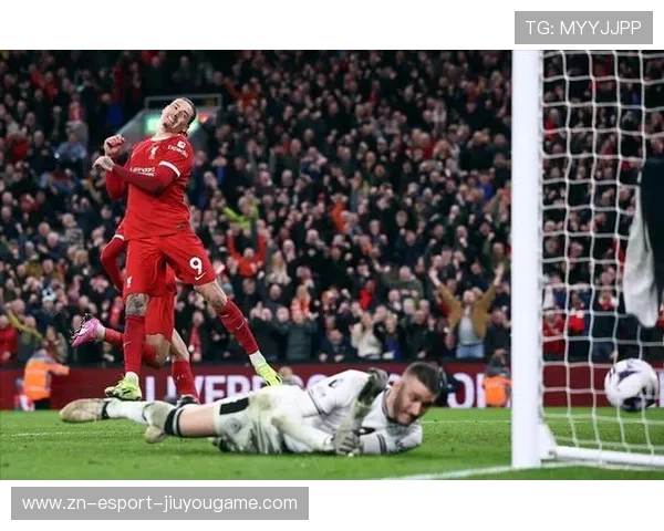 利物浦逼抢造成反击空间，努涅斯头球抢点成功